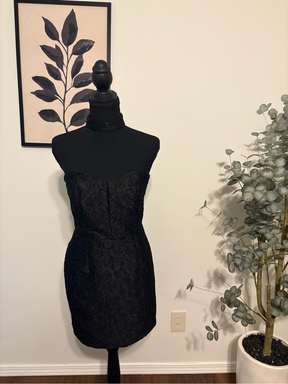 Nikibiki Black Strapless Lace Mini Dress